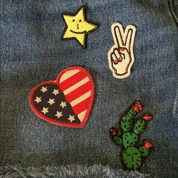 Levi Shorts - Picture 6 of 8